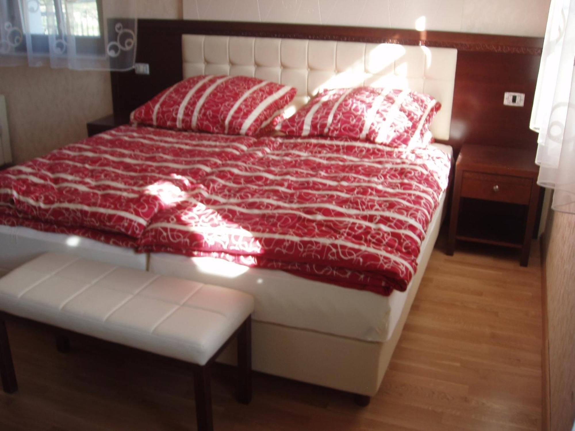 Vila Silva Marija Apartments Pisece Bagian luar foto