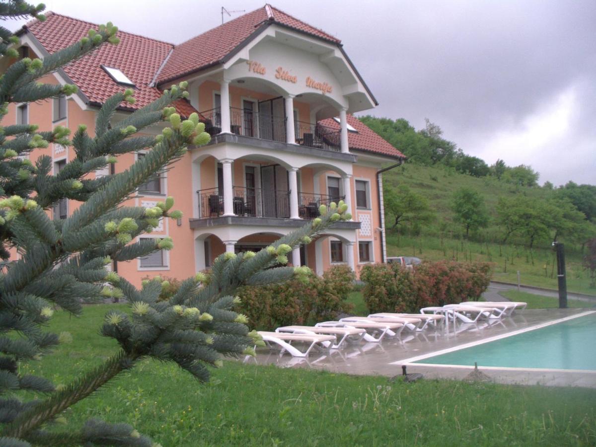 Vila Silva Marija Apartments Pisece Bagian luar foto