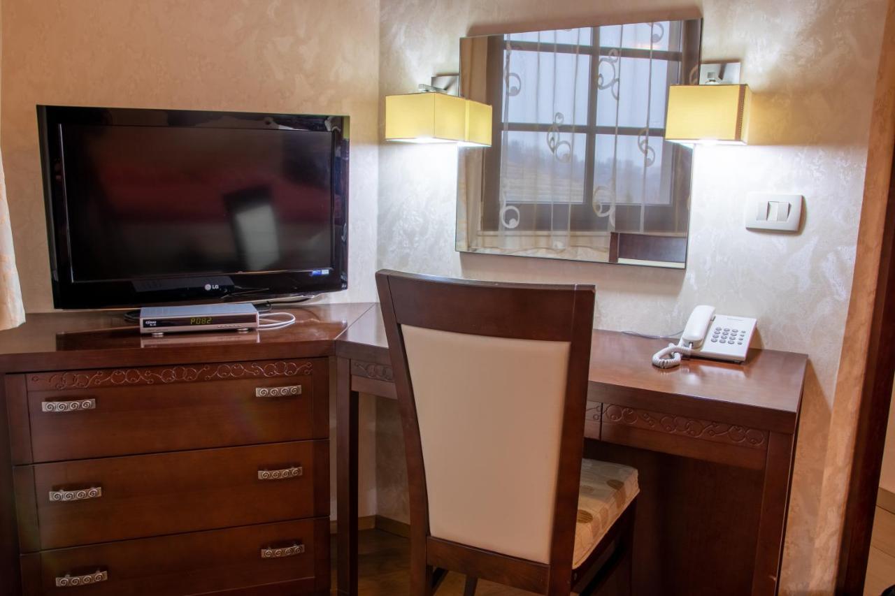 Vila Silva Marija Apartments Pisece Bagian luar foto
