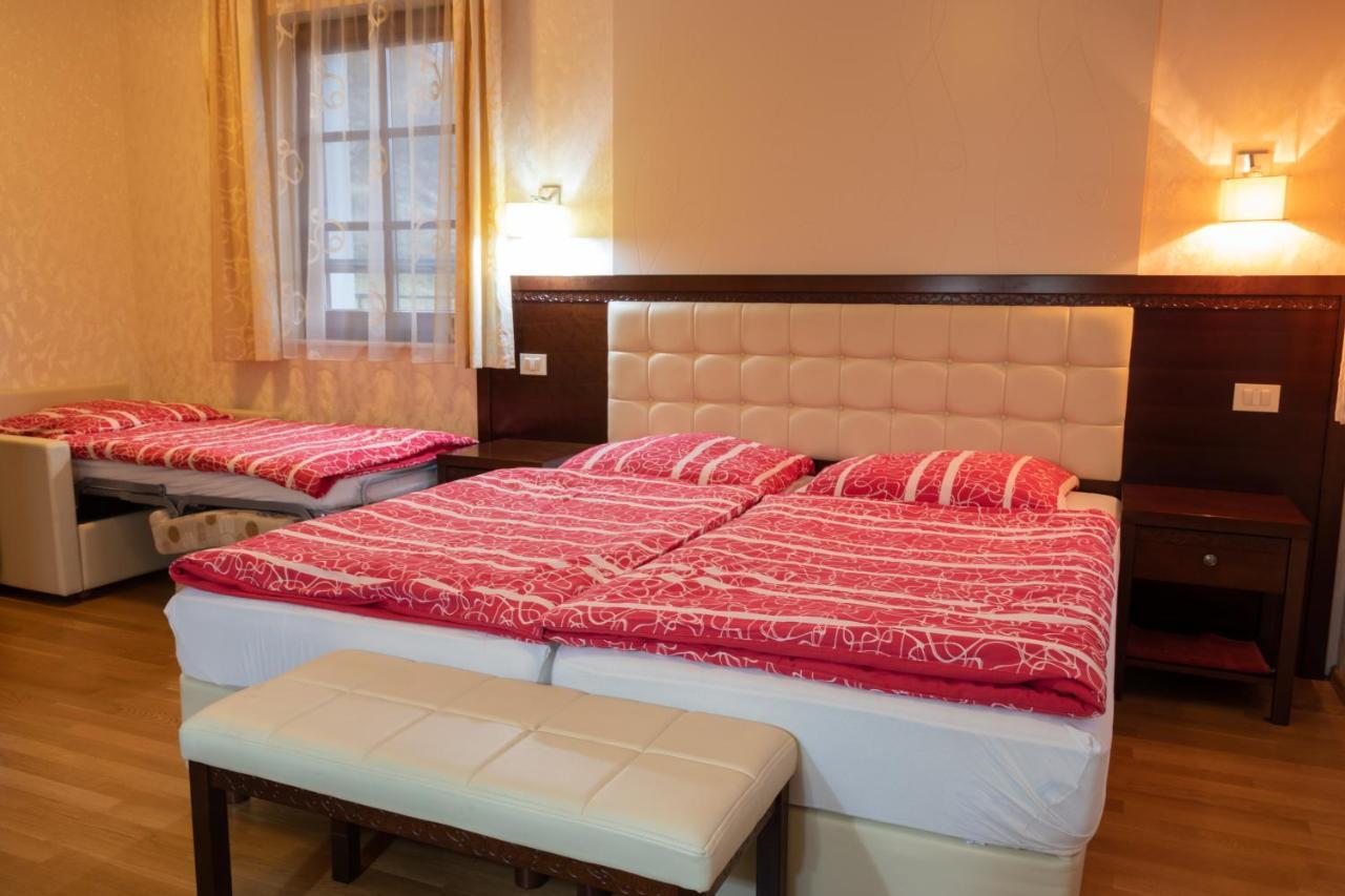 Vila Silva Marija Apartments Pisece Bagian luar foto