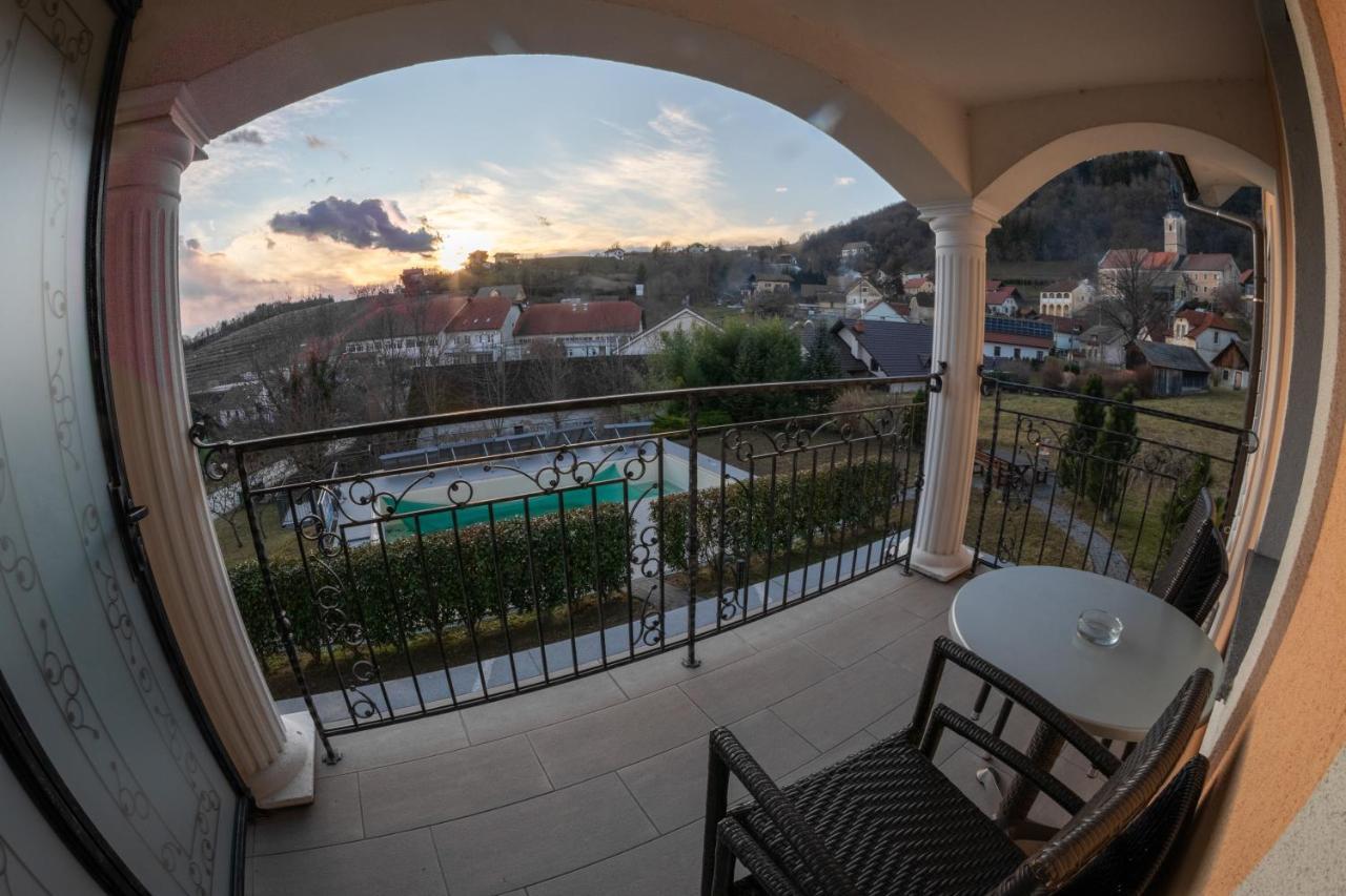 Vila Silva Marija Apartments Pisece Bagian luar foto